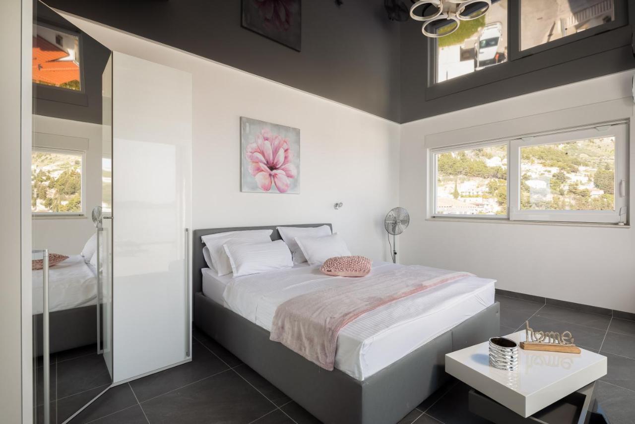 Beachfront Holiday Home - Private Heated Pool Mimice Εξωτερικό φωτογραφία