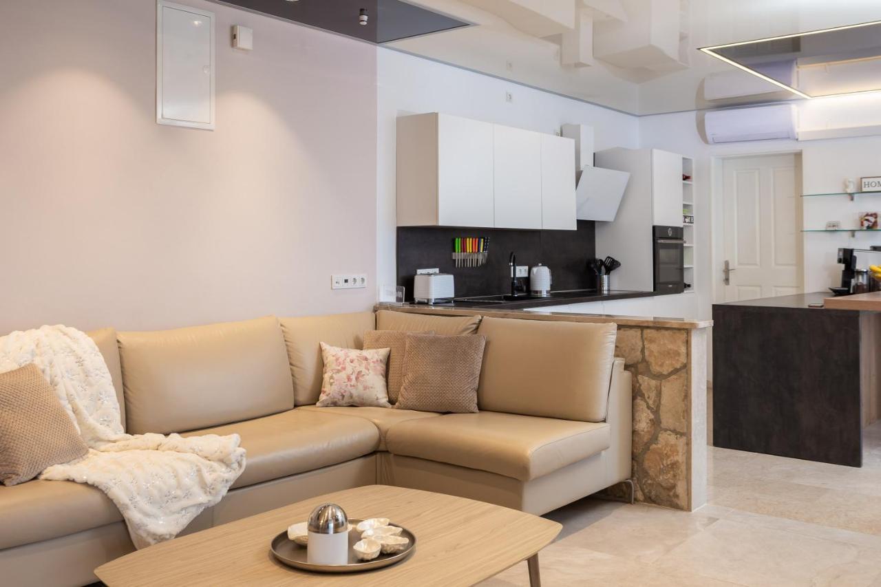Beachfront Holiday Home - Private Heated Pool Mimice Εξωτερικό φωτογραφία